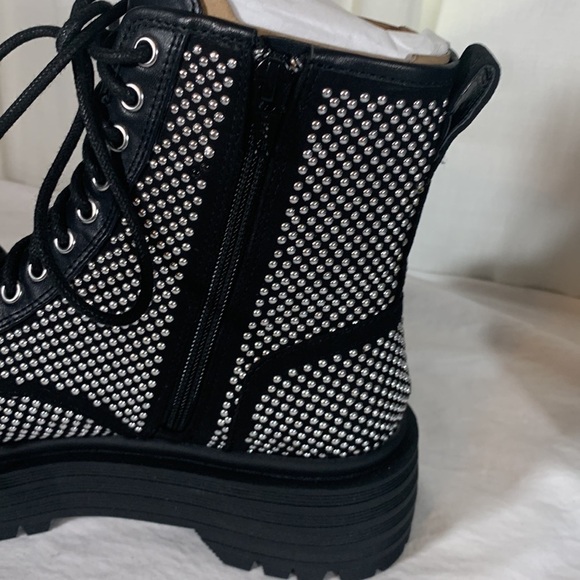 NIB Gianni Bini Non-Stop Studded Chunky Lug Sole Platform Booties, 8.5M - Picture 6 of 11